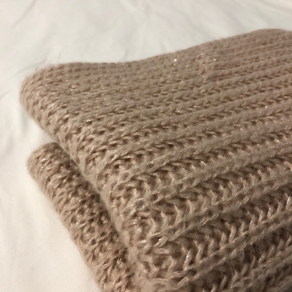 3/$20 🖤 Dusty Rose Scarf - Picture 3 of 4